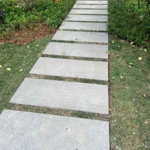 无锡 芝麻黑小区踏步、汀步石铺装效果