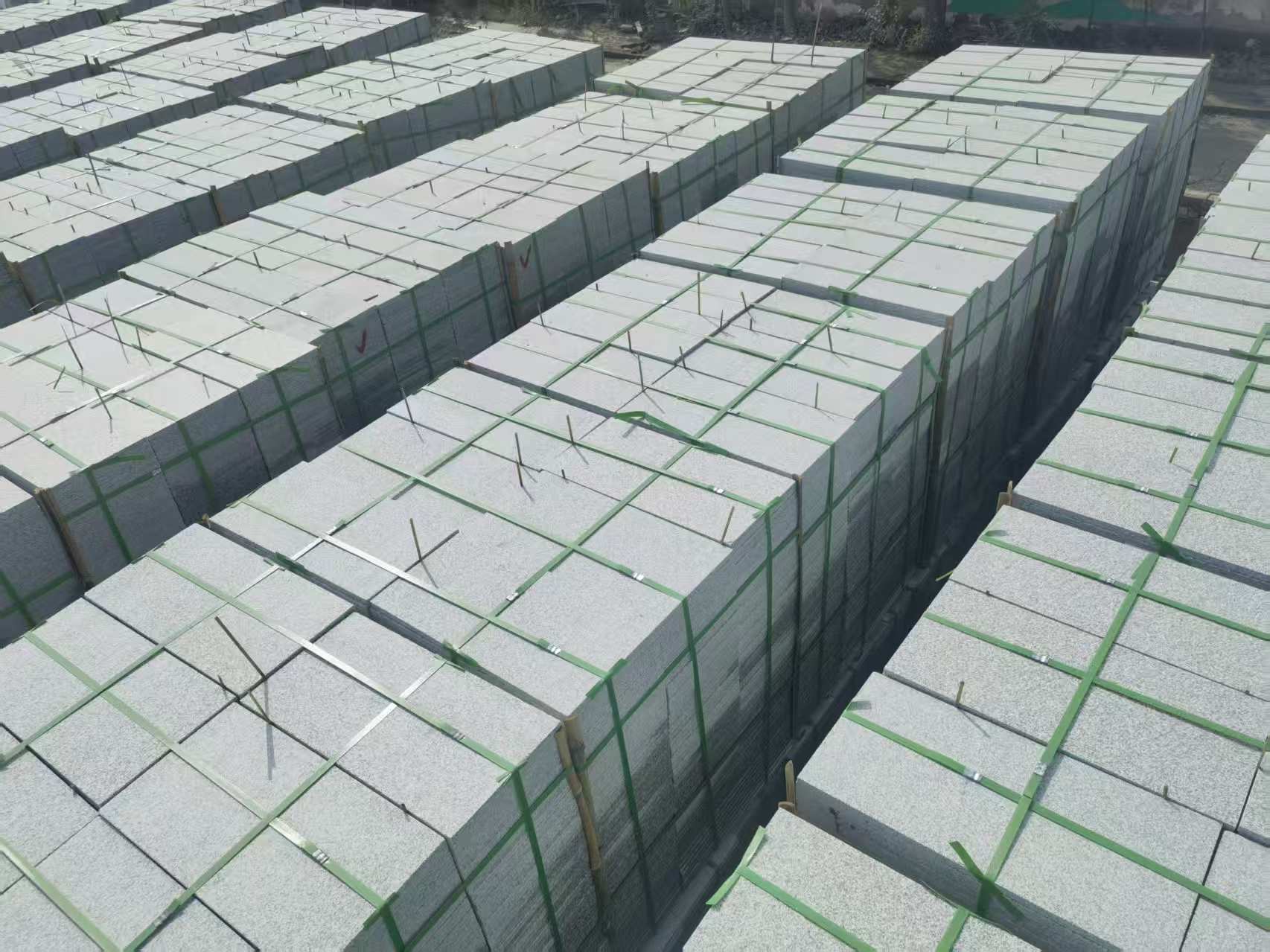 无锡 芝麻白1.8公分火烧300*600地铺，清仓大甩卖