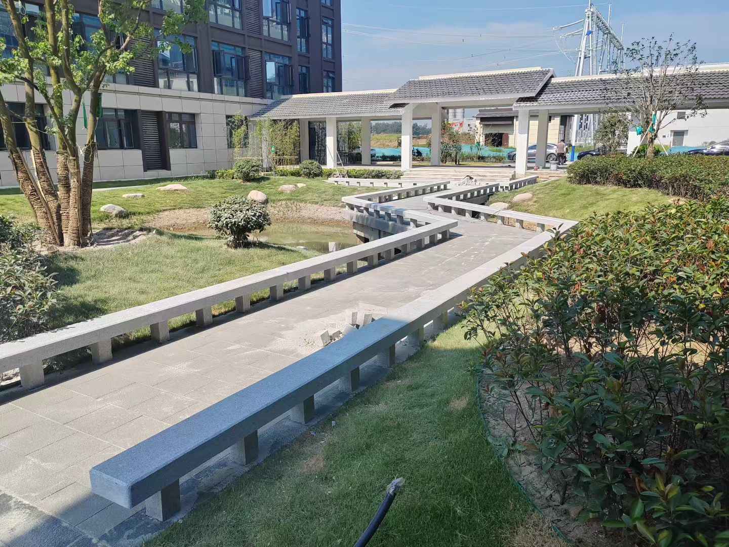 无锡 芝麻灰小区坐凳&栏杆安装效果