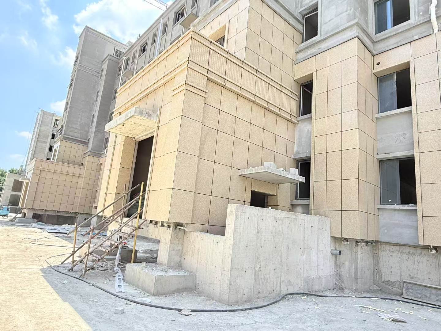 无锡 黄金麻干挂，工地实拍